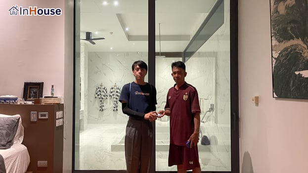 ส่งมอบงาน ฟิล์มไฟฟ้า ส่งมอบงานฟิล์มไฟฟ้าให้ลูกค้า — Villa Swasti – ฟิล์มไฟฟ้า ประตูบานเลื่อนห้องน้ำ