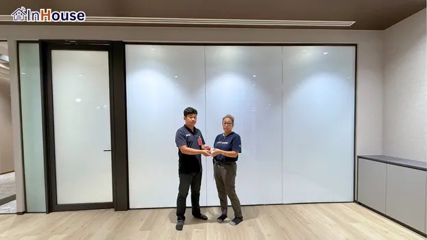 ลงตัวกับออฟฟิศยุคใหม่ที่ต้องการทั้งวิวและ Privacy ฟิล์มไฟฟ้า กดใสรับแสงธรรมชาติ ชมวิว One Bangkok ได้เต็มที่ — Wise Equity – ฟิล์มไฟฟ้าห้องประชุมปกปิดข้อมูลไร้ม่านเกะกะ