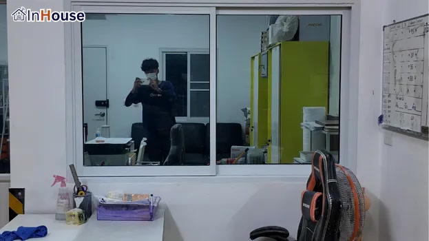 สุขอนามัย ทางเลือกปลอดฝุ่น ฟิล์มไฟฟ้า ทำความสะอาดง่าย ไม่สะสมฝุ่นละออง เหมาะสมกับพื้นที่โรงงาน — Wises Noodle – Executive Office