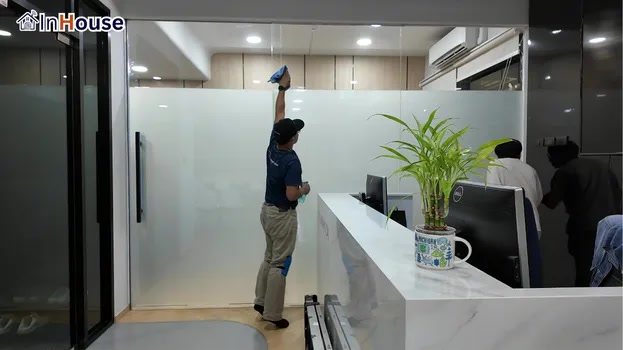 ดีไซน์เท่ ทันสมัย และเป็นส่วนตัว ฟิล์มไฟฟ้า ให้ลุค Smart Office ที่ดูเป็นสัดส่วน — Yannix – Smart Partial Privacy Meeting Room
